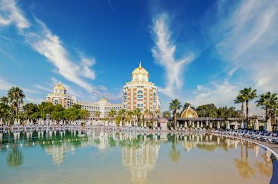 دلفین بی گراند ریزورت