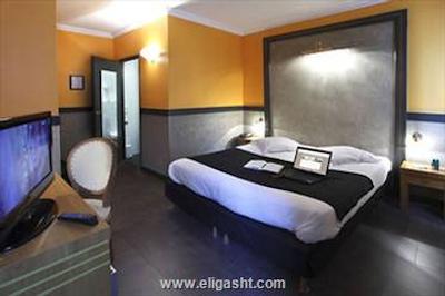 آدونیس مارسیل ویوکس-پورت هتل دو پالایس