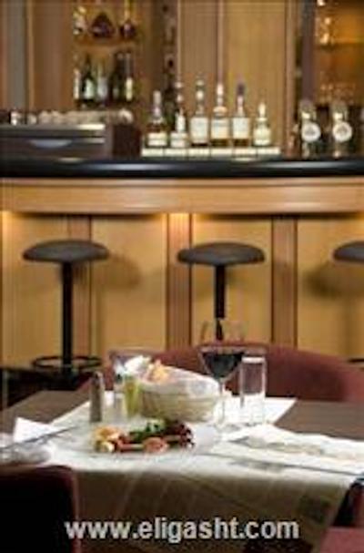 آستریا ترند بوسی