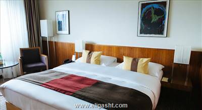 کی کی ماریا تریسیا