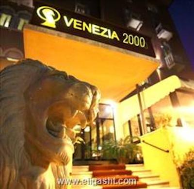 ونزیا 2000