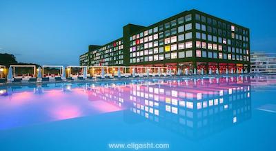 رویال آدم اند هوا