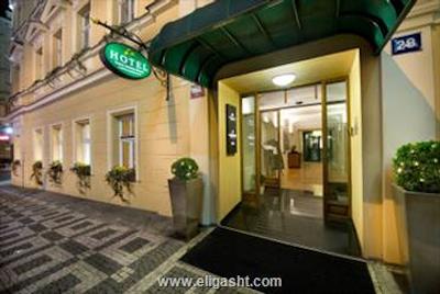 تری کراونز پراگ