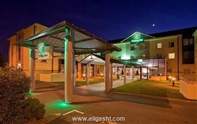 هالیدی این پاریس سی دی جی ایرپورت