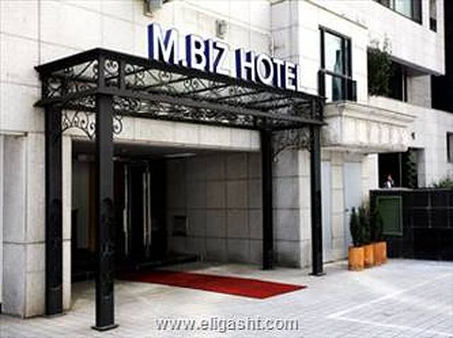 ام بیز