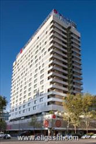 ان اچ کالکشن مادرید اوربیلدینگ