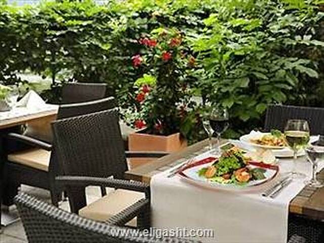 نوتل دوسلدورف سیتی وست سیسترن
