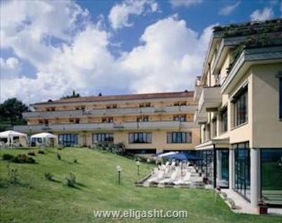 دمیدف کانتری ریزورت