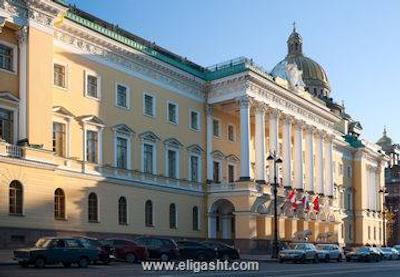 فور سیزن لیون پالاس