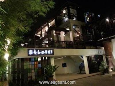 د بالکنی چیانگ مای ویلیج