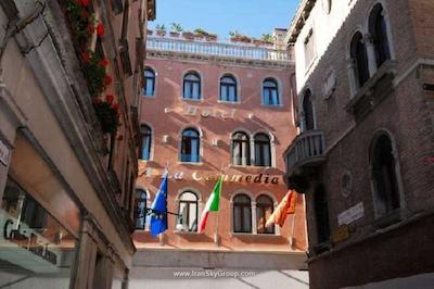 هتل ای لا کمدیا