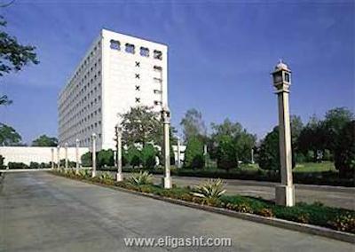 کلارکس آمر جیپور