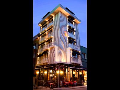 هیپنوس دیزاین هتل