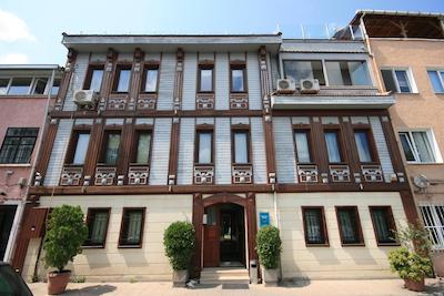 مانگانا کناک هتل