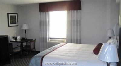 سوپر 8 ساسکاتون وست