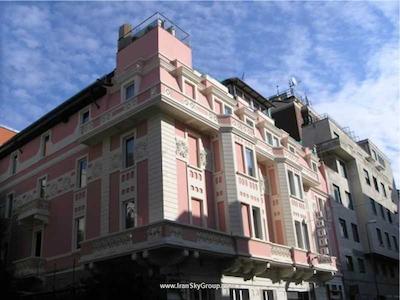 ایبیس ستیلس میلانو سنترو