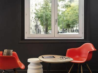 ایبیس دومسنیل پورت دور