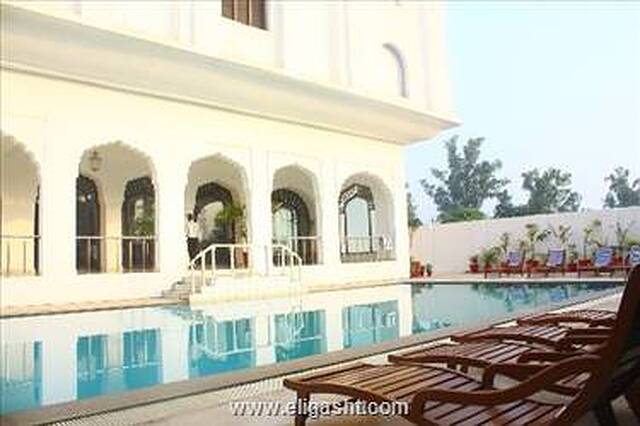اوتکارش ویلاس