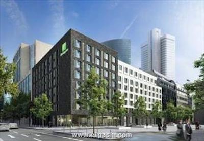 هالیدی این فرانکفورت-الت اپرا