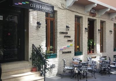 کورنر لیوینگ اسپیس