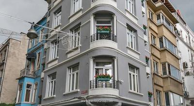 آی ‌کیو هاوسز آپارتمان