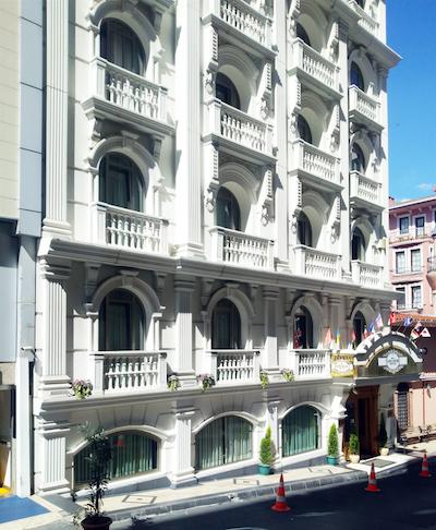 گلدن تاها هتل