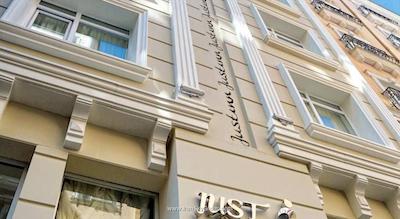 جاست این هتل