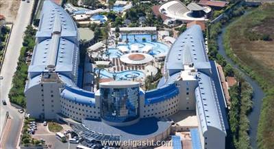 کریستال ادمیرال ریزورت سوئیتس اند اسپا