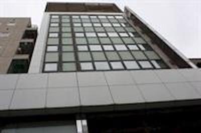 1 نایت 1980 هاستل