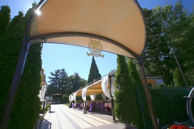 گلوریا پالاس دیپلماتیک کلاب