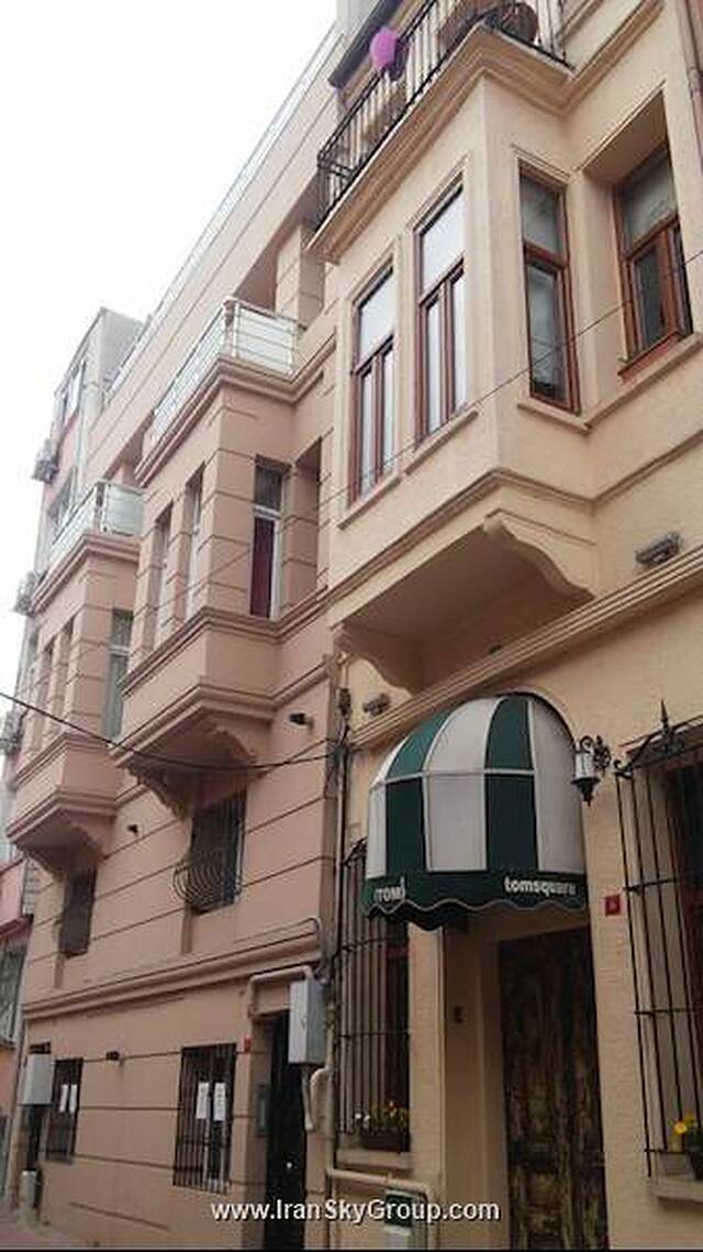 تام اسکوئر بوتیک هتل