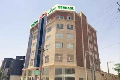 هتل آپارتمان ایرانیکا مهر اصل