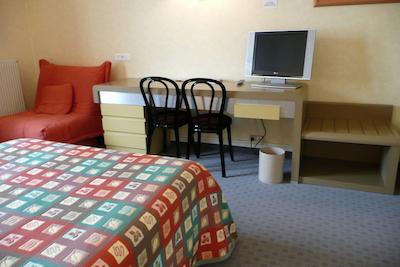 بریت هتل کاهرز-ل فرانس