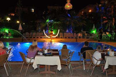 کلئوپاترا اسود استار اپارت