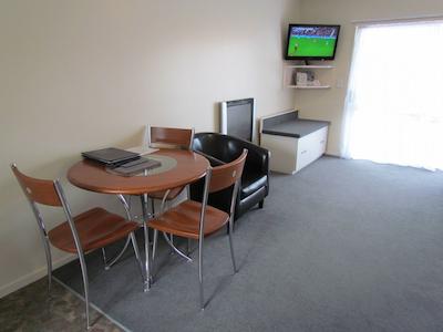 اسور امبر کورت متل ت اناو