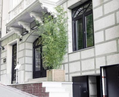 استوریز اپارت کومباراجی