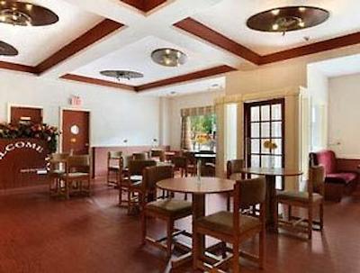 هوارد جهنسُن این ترنتو دونتون وست