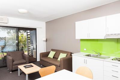 ماجستیک اُاسیز اپارتمنتز