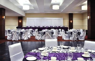 فور پوینتز بای شراتون وینیپگ اسود