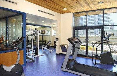 ل اسکوار فیلیپز هتل اند سویتز