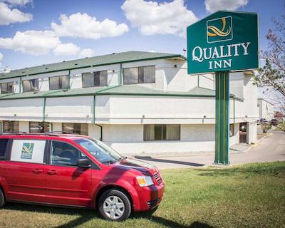 کوالیتی این اند سویتز ادمنتون اینترنیشنال آیرپرت