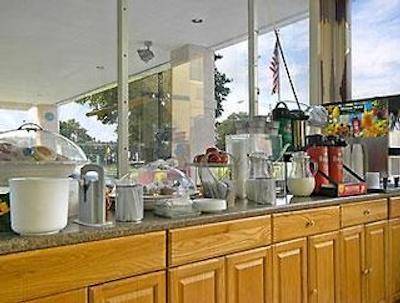 دز این فیلادلفیا-روسولت بولوارد