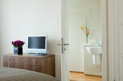 دلفین هوس سرویسد اپارتمنتز