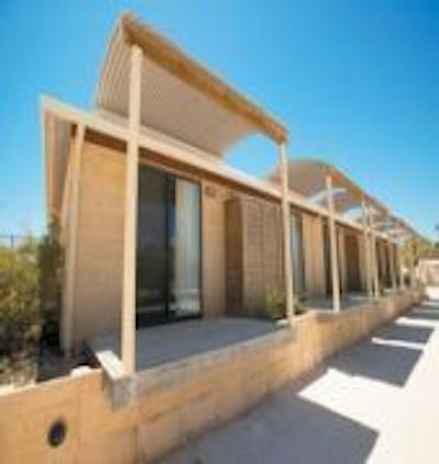 راک منکی میا دلفین ریزرت