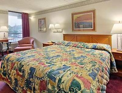 سوپر 8 رالای دونتون اسود