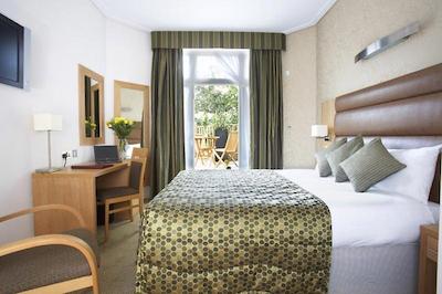 ایبیز استیلز لندن گلوسستر راد هتل