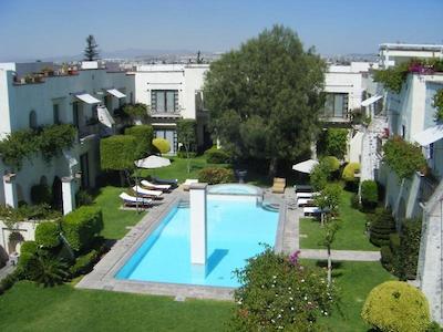 دنا وراکا هتل اند اسپا