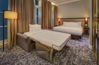 هیلتون اوستون