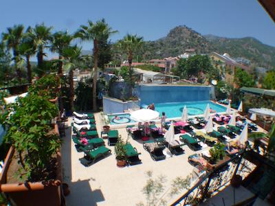 تونز بیچ هتل