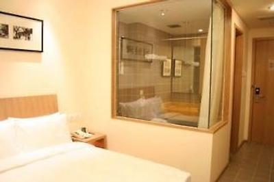 تراولر این هوا چائو